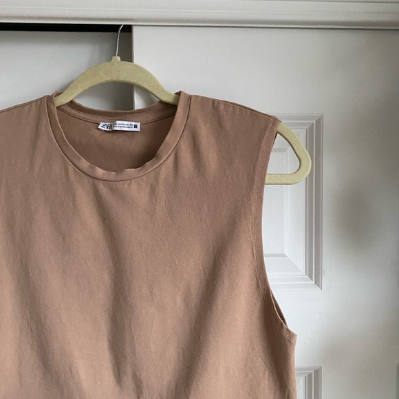 Zara Tan Cropped Tank - Picture 2 of 6